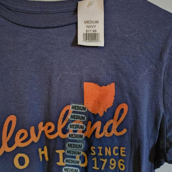 NWT Navy Blue Cleveland Ohio T-Shirt - Picture 4 of 4